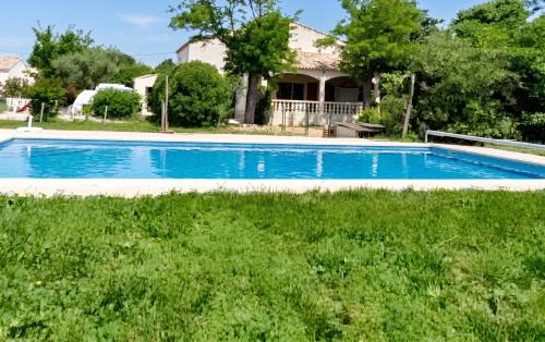 Villa spacieuse à Aimargues avec piscine privée