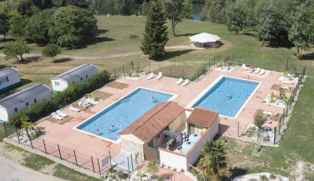 ZEcamping 3*chiens acceptés piscine en bord de rivière avec Canoë