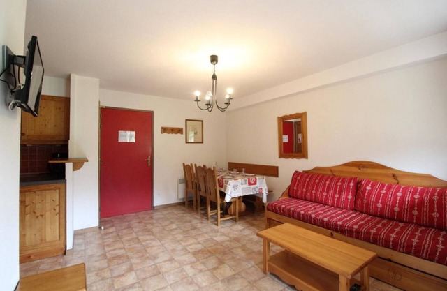 10m from ski slopes, 3rd floor, balcony, parking, tv, ski locker, 40m², Val Cenis