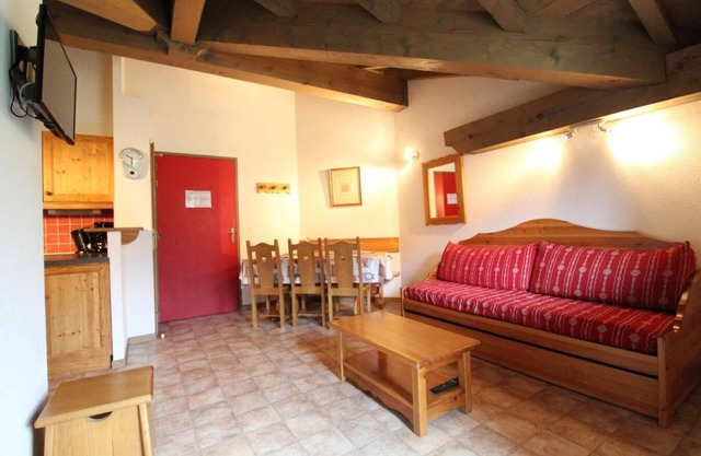 10m from ski slopes, 4th floor, balcony, parking, tv, ski locker, 38m², Val Cenis