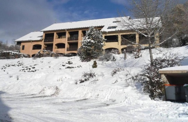 2nd floor, balcony, tv, ski locker, 40m², Pelvoux