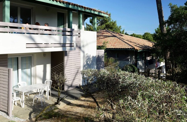Apartment with terrace, just 350 m. from beach