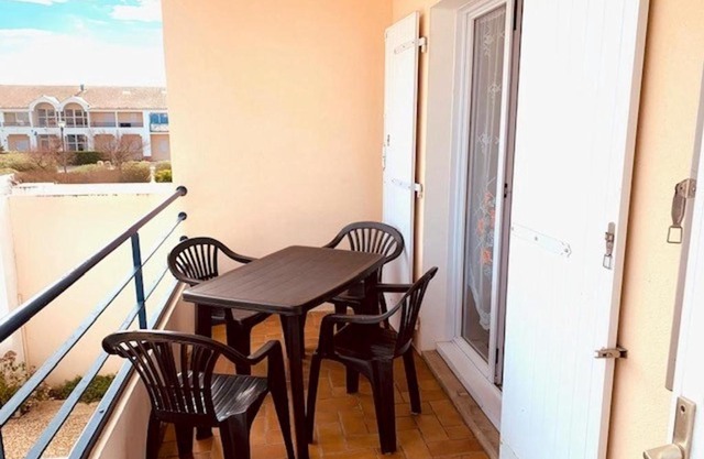 Appartement à 100m de la Plage du Marais Girard - 1 Chambre + Mezzanine - Parking Privatif - FR-1-231-211
