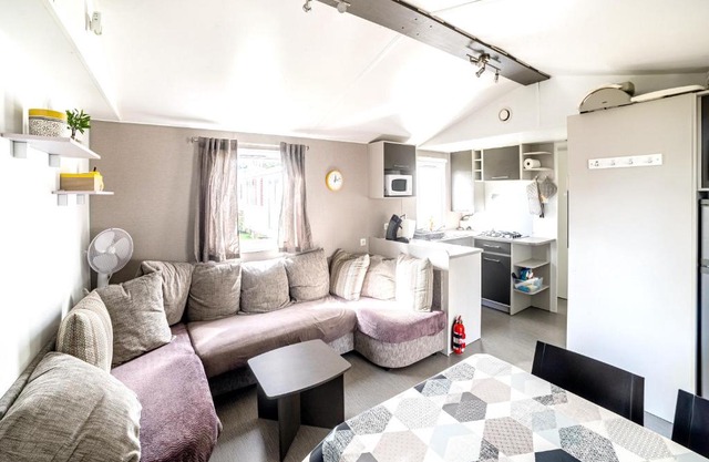 Bungalow de 3 chambres avec piscine partagee jardin et wifi a Saint Jean de Monts a 2 km de la plage