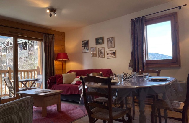Central Apartment in Samoëns: Spacious, Modern, Near Ski Bus, with Free Parking