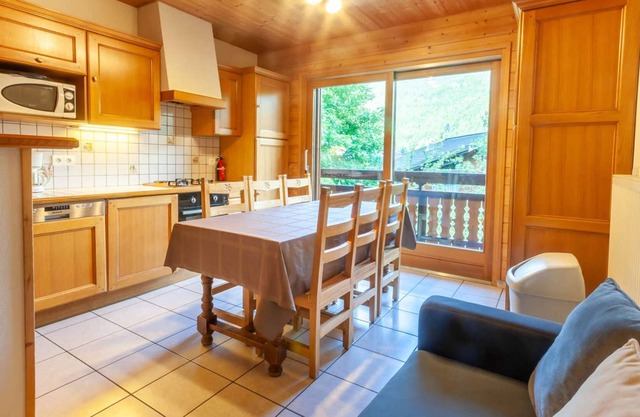 CLAIR MATIN 2 - Three Bedroom Apartment, Sleeps 6