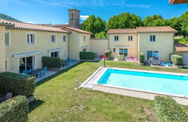 Villa Shared Estate 