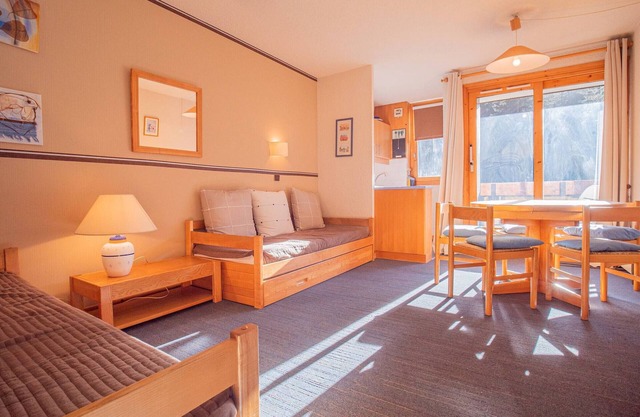 Cozy 2-Room Apartment for 5, Near Ski Slopes and Shops, Crève-Cœur