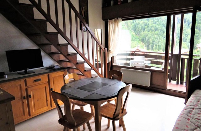 Duplex ensoleillé et calme, proche des pistes - Parking et casier à skis inclus - FR-1-459-187