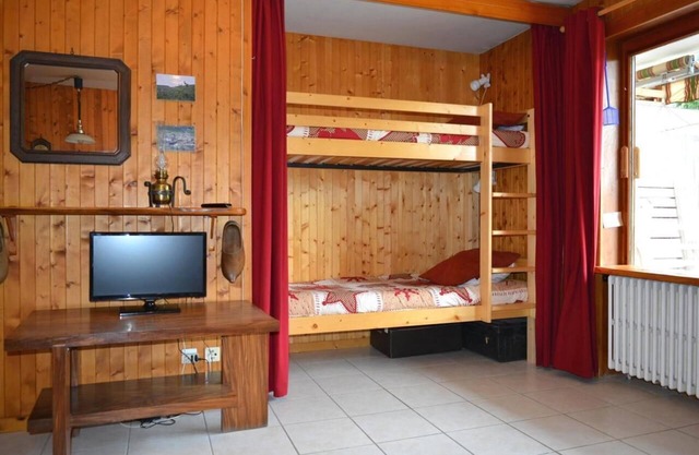 Ground floor, view mountain, terrace, parking, tv, ski locker, 23m², Le Grand Bornand