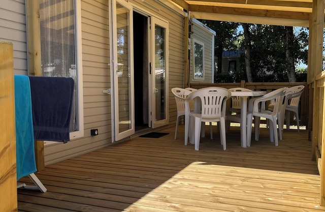 Bungalow Chambres Piscine Partagée Et Jardin Aménagé À 