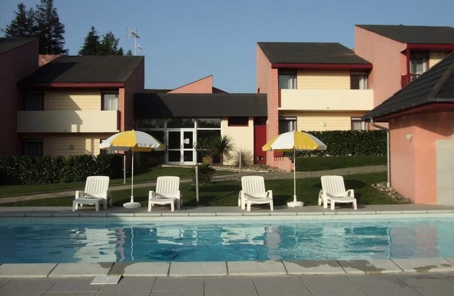 Pavilions Du Rooy People 