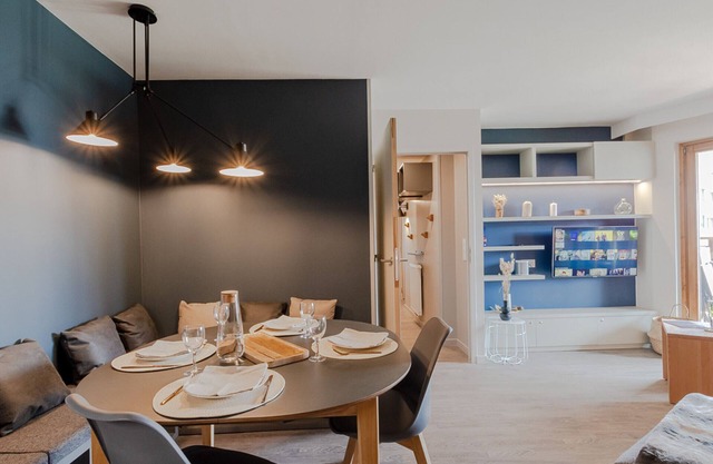 Luxury 4* Apartment with Terrace, Ski-In/Ski-Out Access, and Modern Amenities in Morzine