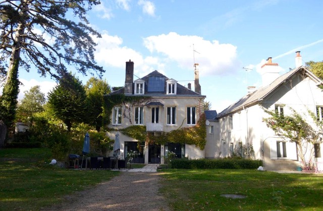 Maison lAmrique welcome you to one of their rooms Dogs are also welcomed
