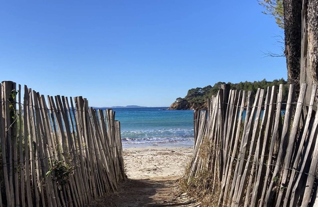Mazet provençal for 6 people with private pool in the Valcros domain in La Londe les Maures