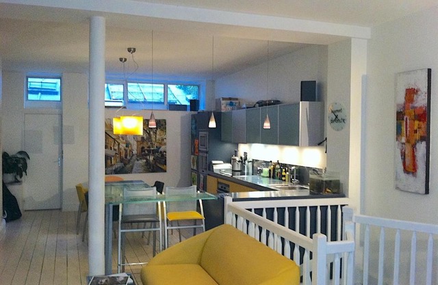 Modern Design Loft Apartment, Steps to Notre Dame