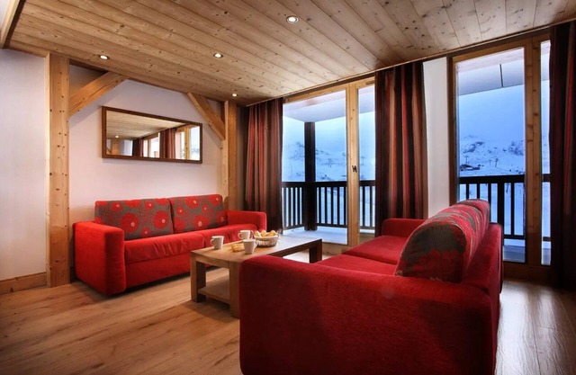 Residence La Cime des Arcs* - Chalet des Neiges - 4 Room Apartment Cabin 8/10 People