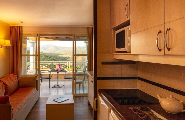 Studio in Saint-Raphaël with terrace and pool