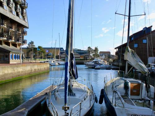 Studio Les Marinas-4 by Interhome