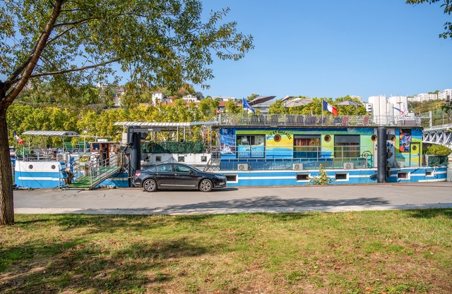 Studio Péniche pour 2 personnes, insolite et charmant