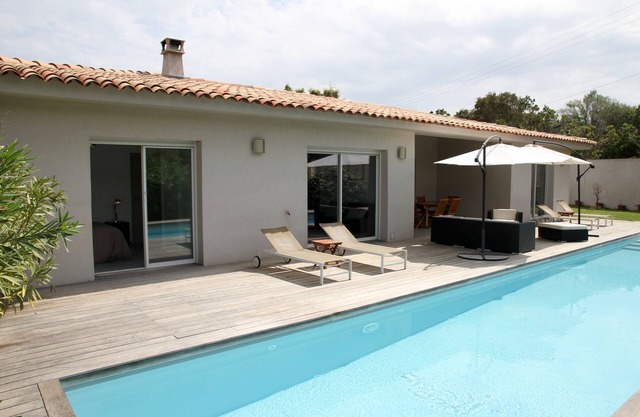 Stunning villa with pool - 300 m from Pinarello beach