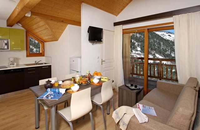 Terrace, balcony, tv, ski locker, 35m², Serre Chevalier