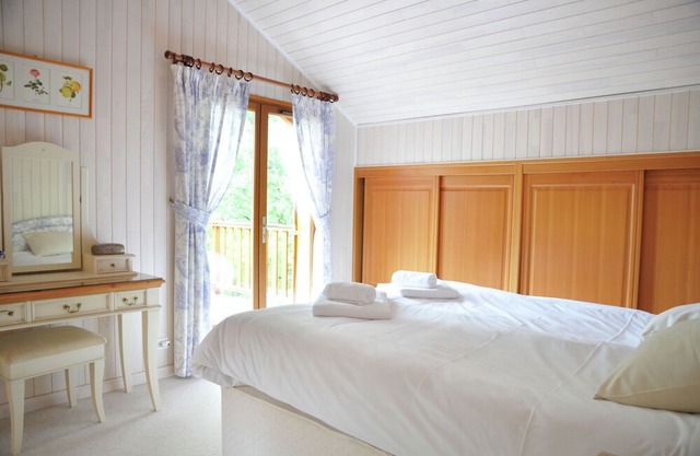 Tidy chalet in the woods of the beautiful Dordogne