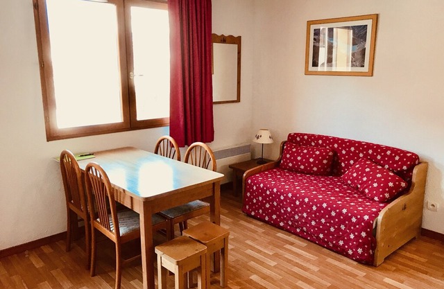 Very nice apartment facing south, in Queyras, at the foot of the slopes