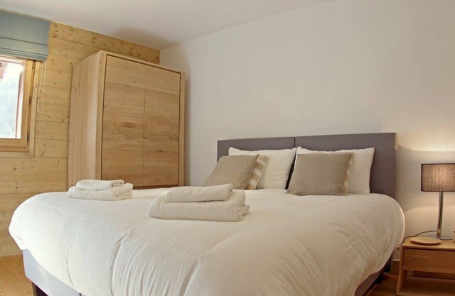 Wifi, 180m from ski slopes, 3rd floor, view mountain, balcony, parking, tv, ski locker, 79m²