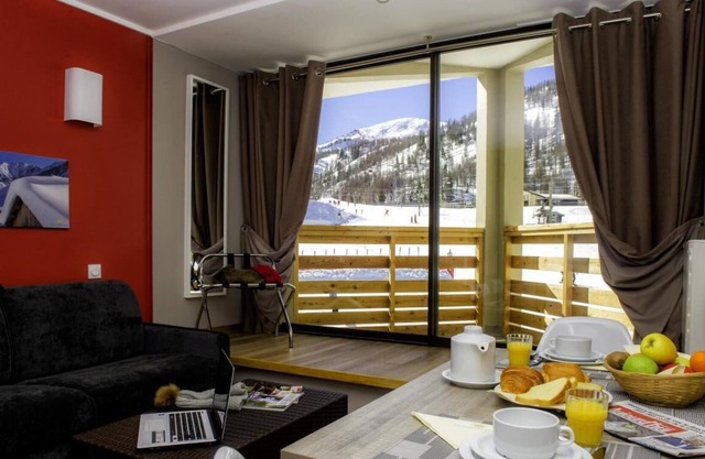 Wifi, 50m from shops, fitness, swimming pool, balcony, tv, ski locker, 20m², Isola 2000