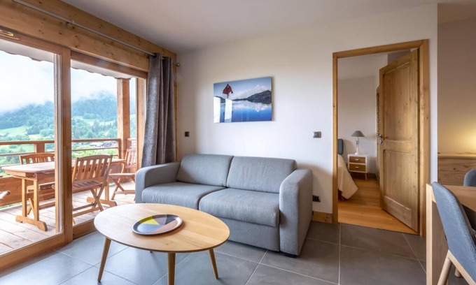 Les Avanchers-Valmorel Apartment | 100m from ski slopes, 3rd floor, balcony, tv, ski locker, 54m², Valmorel