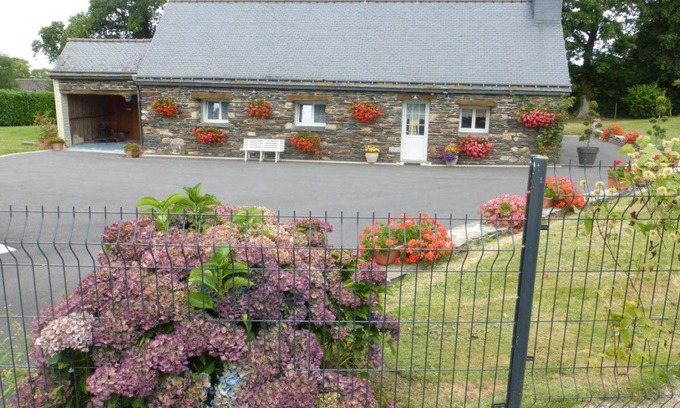 Laniscat House | 105 m² Gîte ∙ 3 bedrooms ∙ 6 guests