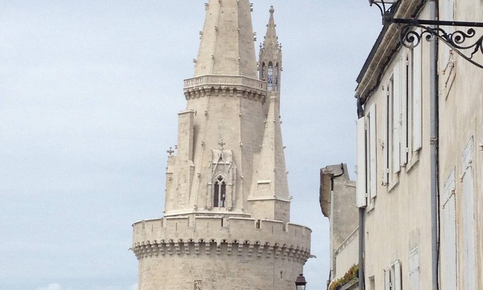 La Rochelle City Centre Apartment | 120€ per night for 4 people 7 Nights minimum.