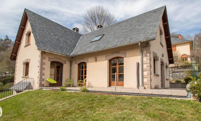La Bourboule House | 123 m² Gîte ∙ 3 bedrooms ∙ 6 guests