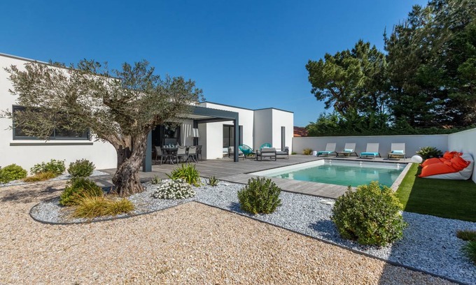 Saint-Palais-sur-Mer Villa | 125 m² Villa ∙ 3 bedrooms ∙ 6 guests