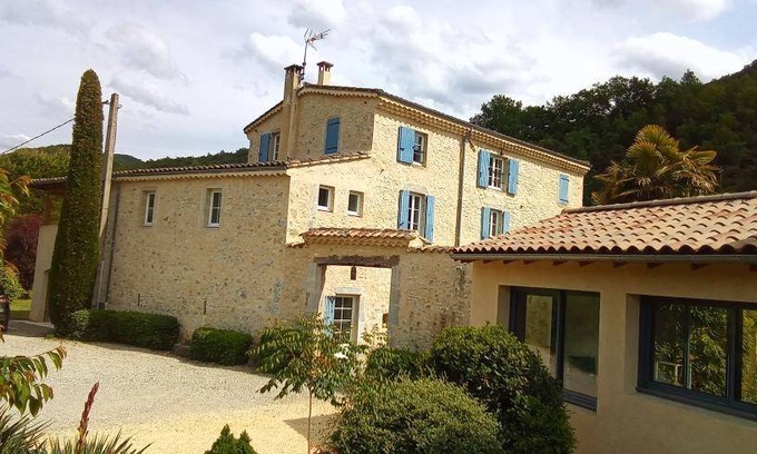 Saint-Sauveur-en-Diois House | 130 m² Gîte ∙ 2 bedrooms ∙ 5 guests