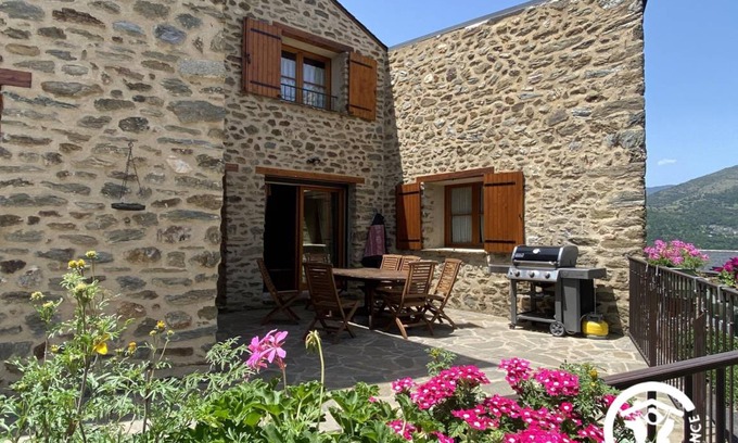 Souanyas House | 135 m² Gîte ∙ 4 bedrooms ∙ 8 guests