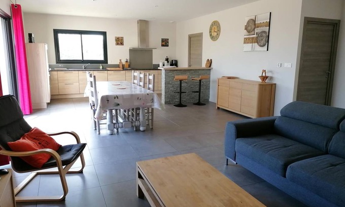 Serignac House | 135 m² House ∙ 4 bedrooms ∙ 9 guests