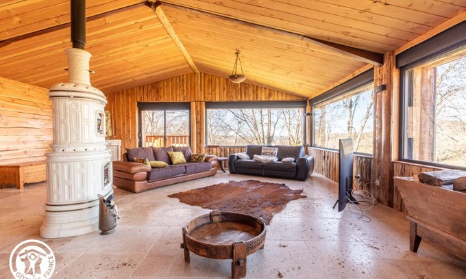 Orcival House | 150 m² Gîte ∙ 4 bedrooms ∙ 8 guests