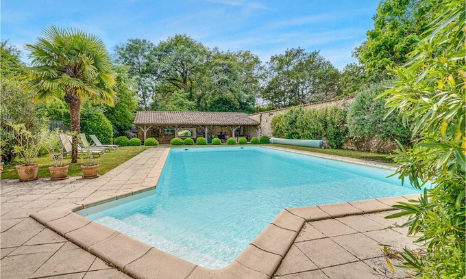 Nieul-le-Dolent House | 180 m² House ∙ 4 bedrooms ∙ 9 guests