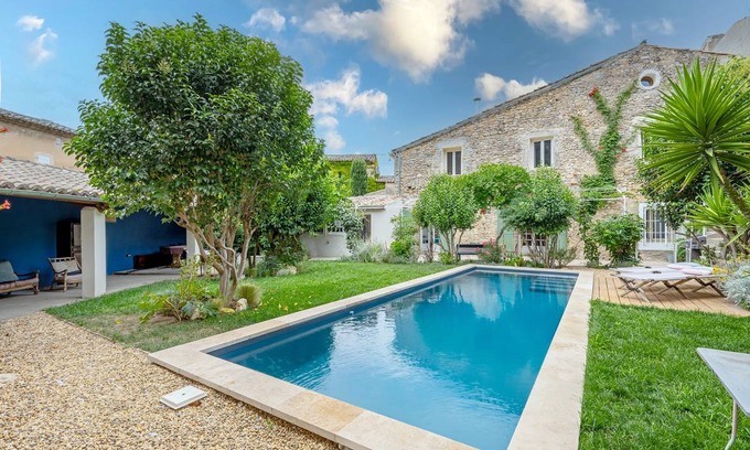 Robion House | 190 m² House ∙ 3 bedrooms ∙ 9 guests