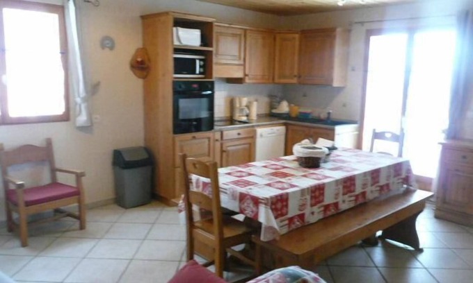 Valloire Apartment | 1st floor, terrace, balcony, parking, tv, ski locker, 78m², Valloire