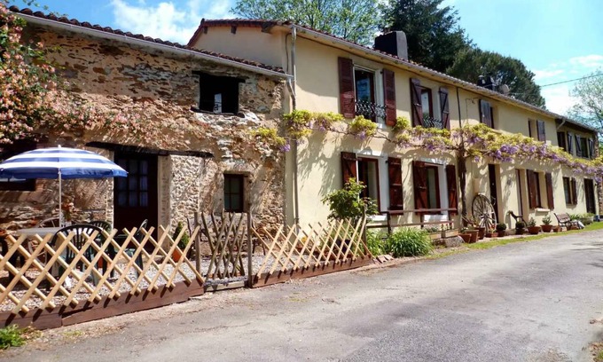 Vernoux-en-Gatine House | 203 m² House ∙ 8 bedrooms ∙ 17 guests