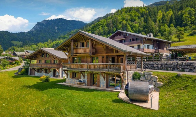 Saint-Jean-dʼAulps Ski Chalet | 207 m² Chalet ∙ 4 bedrooms ∙ 8 guests