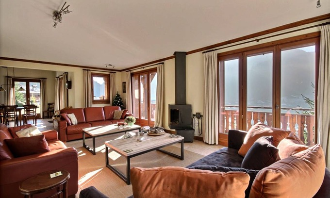 Saint-Jean-dʼAulps Ski Chalet | 220 m² Chalet ∙ 5 bedrooms ∙ 10 guests