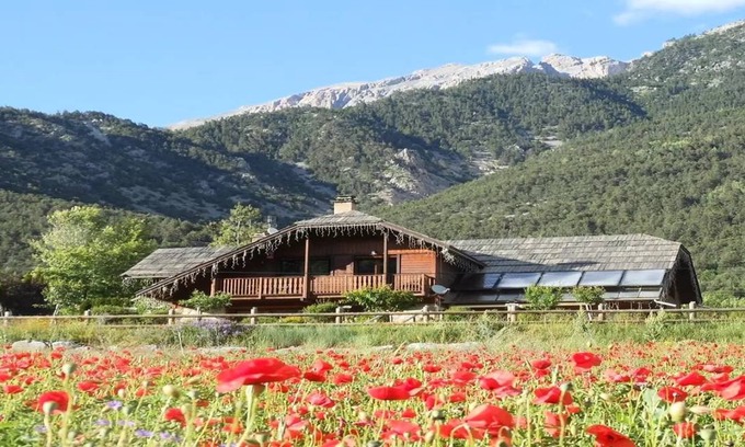 Vallouise Ski Chalet | 250 m² Chalet ∙ 4 bedrooms ∙ 13 guests