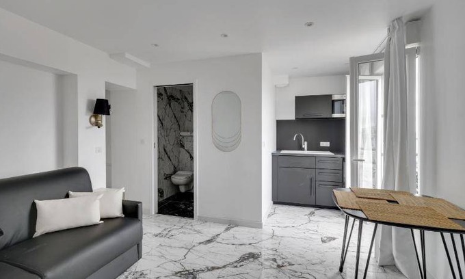 Pere Lachaise Apartment | 26 m² Serviced apartment ∙ 4 guests