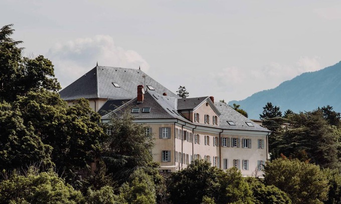 Embrun Hotel | 30 m² Hotel ∙ 127 guests