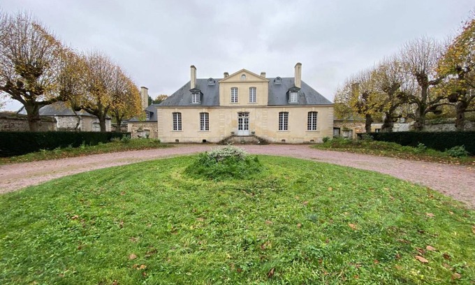 Feuguerolles-Bully House | 320 m² House ∙ 8 bedrooms ∙ 15 guests