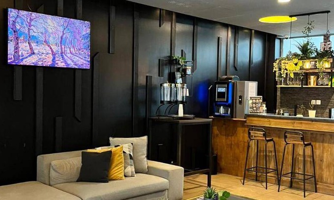 Yves Farge - Le Fleuve Apartment | 35 m² Serviced apartment ∙ 127 guests